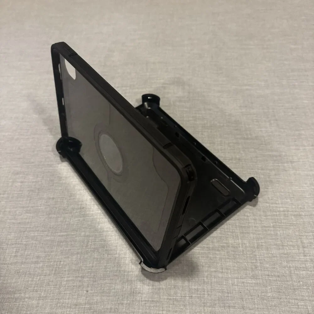 iPad OtterBox Defender Series Case w/ Integrated Stand, Rigid Plastic, Black